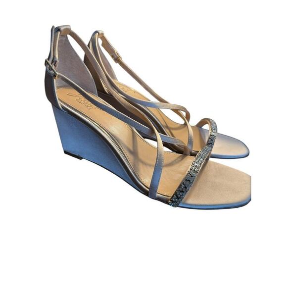 Jewel Badgley Mischka NEW Adelynn Perfect Simplicity Wedge Heel Champagne 9 Hoco - Picture 3 of 10